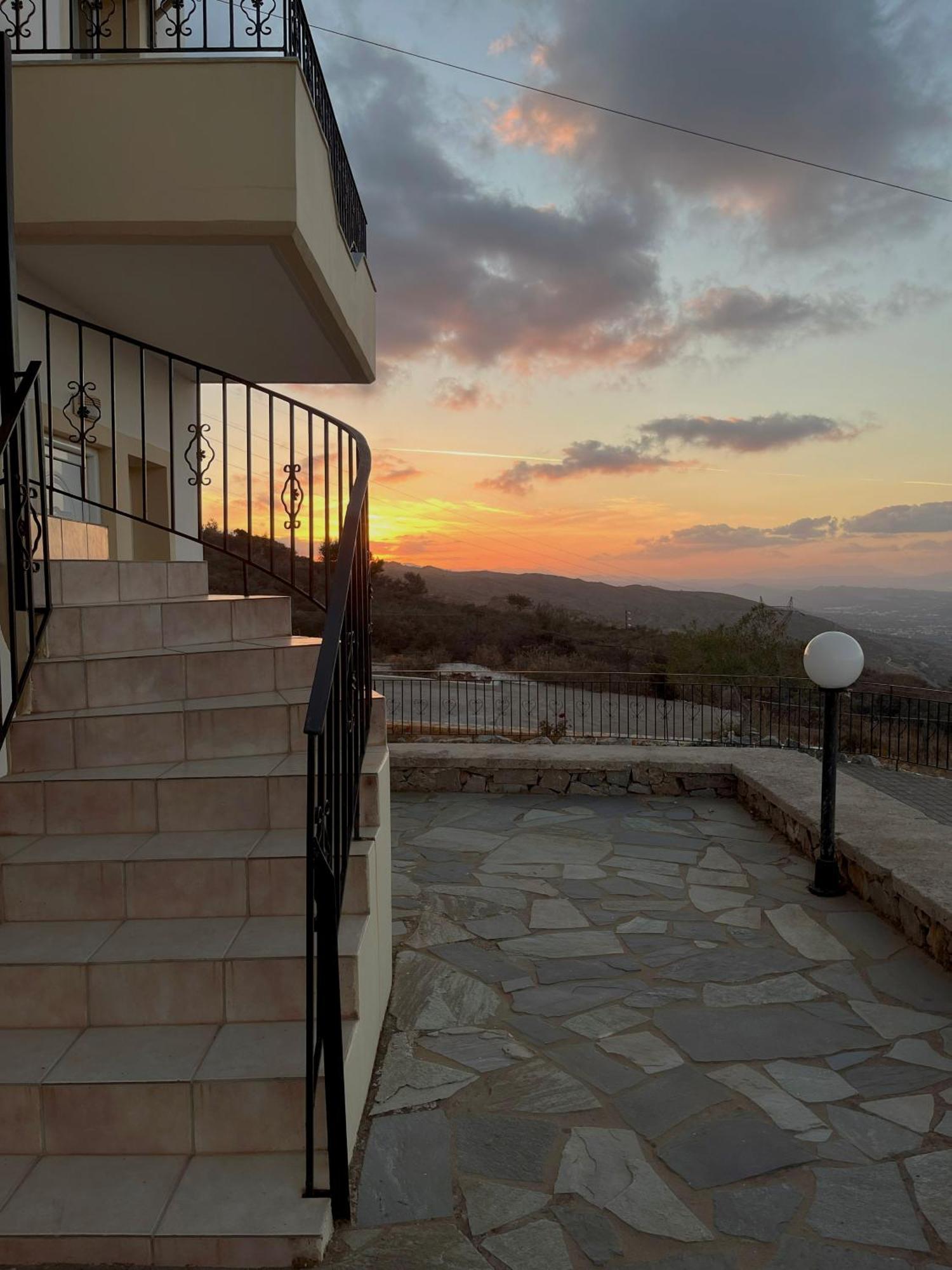 Panos Village Maláxa Buitenkant foto